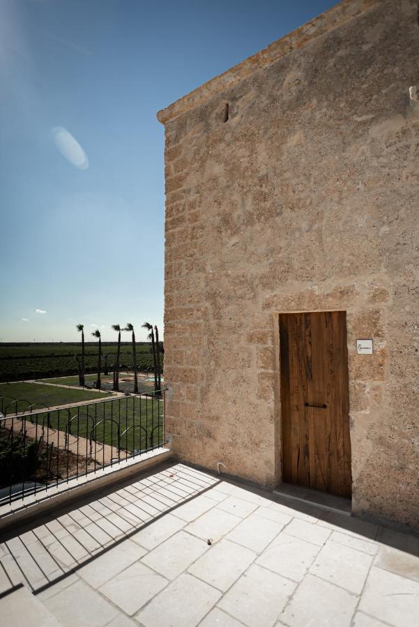 Masseria Torleanzi Wine Relais San Pietro Vernotico Eksteriør billede