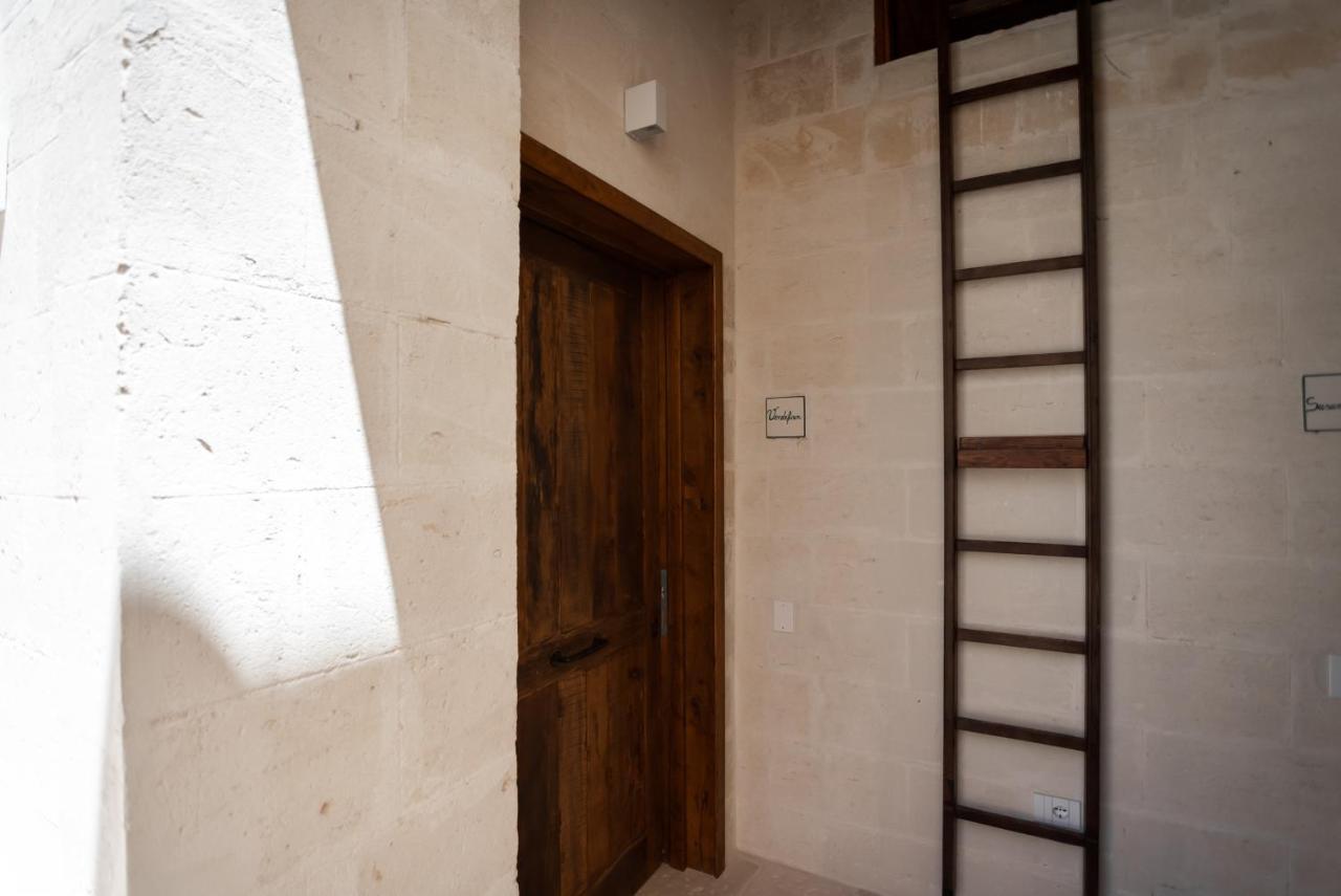 Masseria Torleanzi Wine Relais San Pietro Vernotico Eksteriør billede