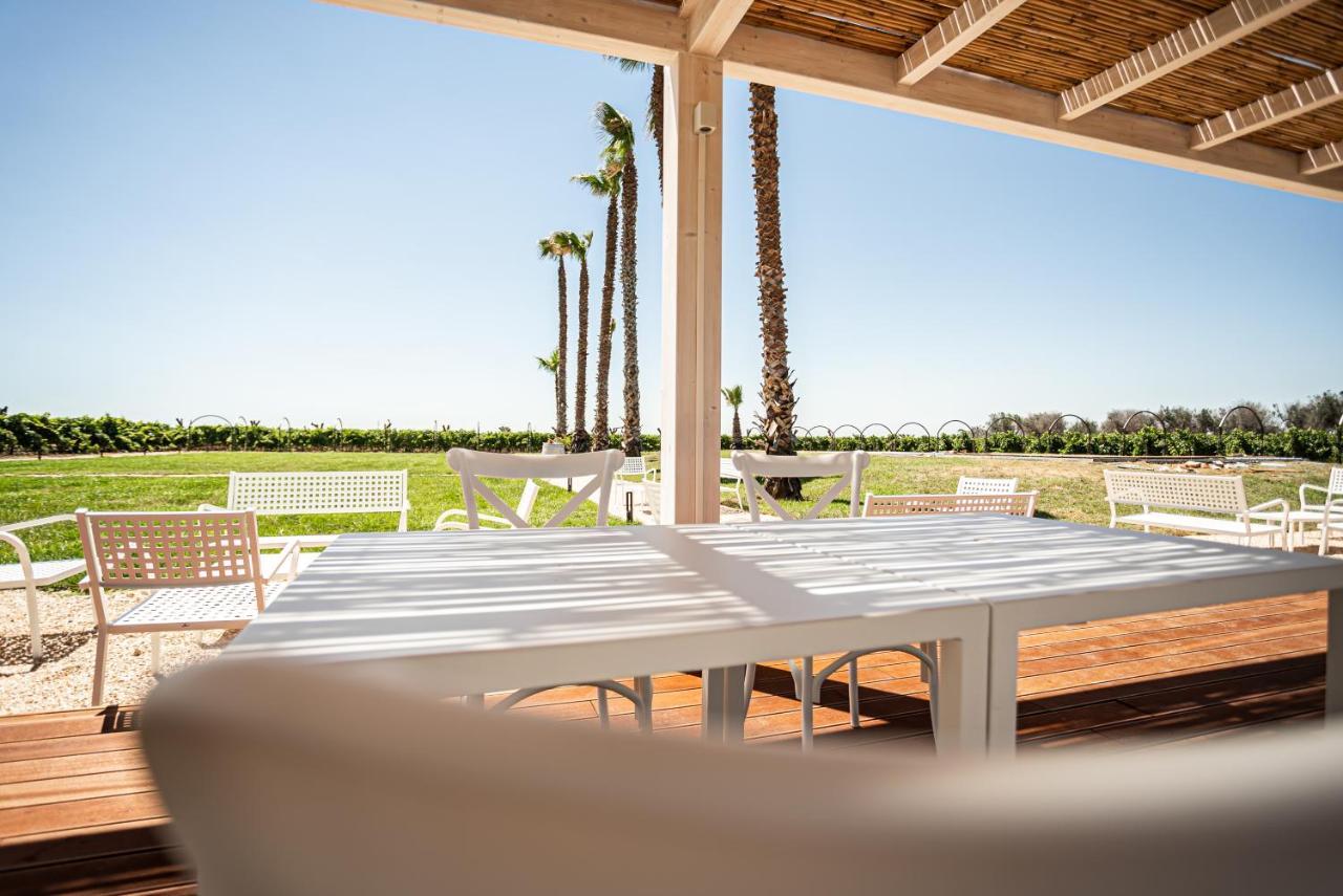 Masseria Torleanzi Wine Relais San Pietro Vernotico Eksteriør billede