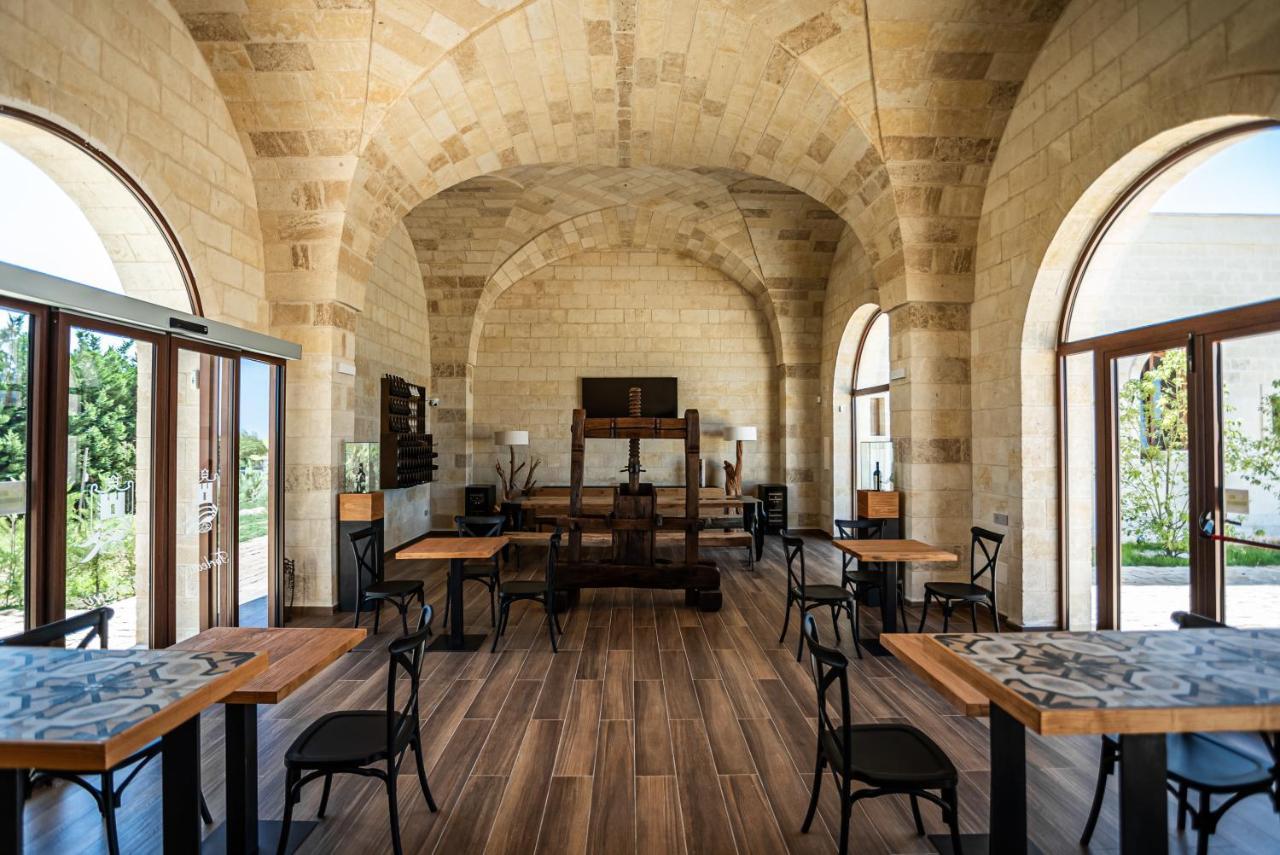 Masseria Torleanzi Wine Relais San Pietro Vernotico Eksteriør billede