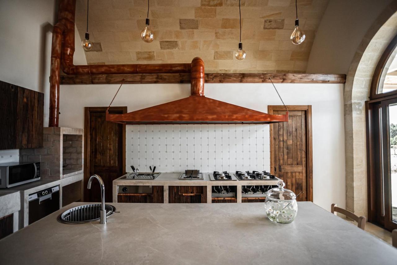 Masseria Torleanzi Wine Relais San Pietro Vernotico Eksteriør billede