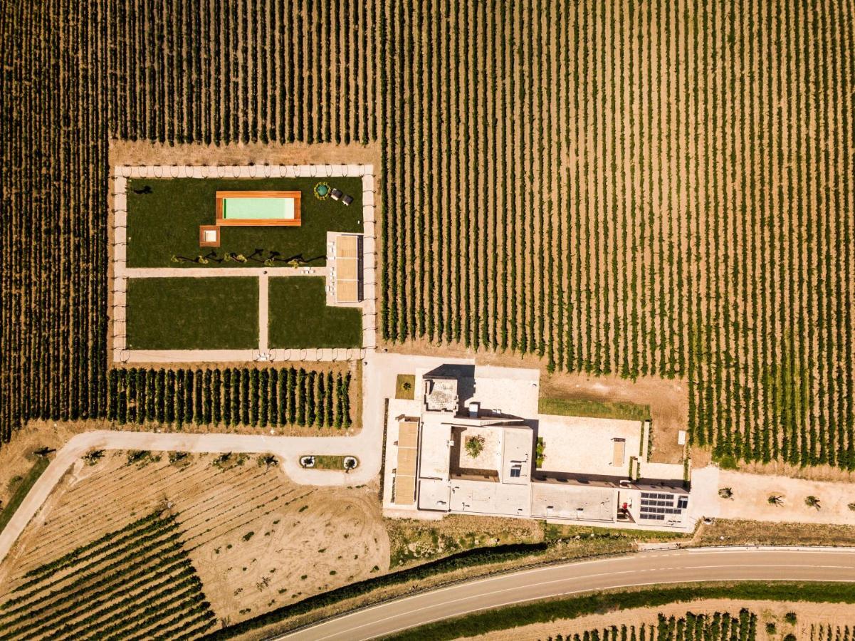 Masseria Torleanzi Wine Relais San Pietro Vernotico Eksteriør billede