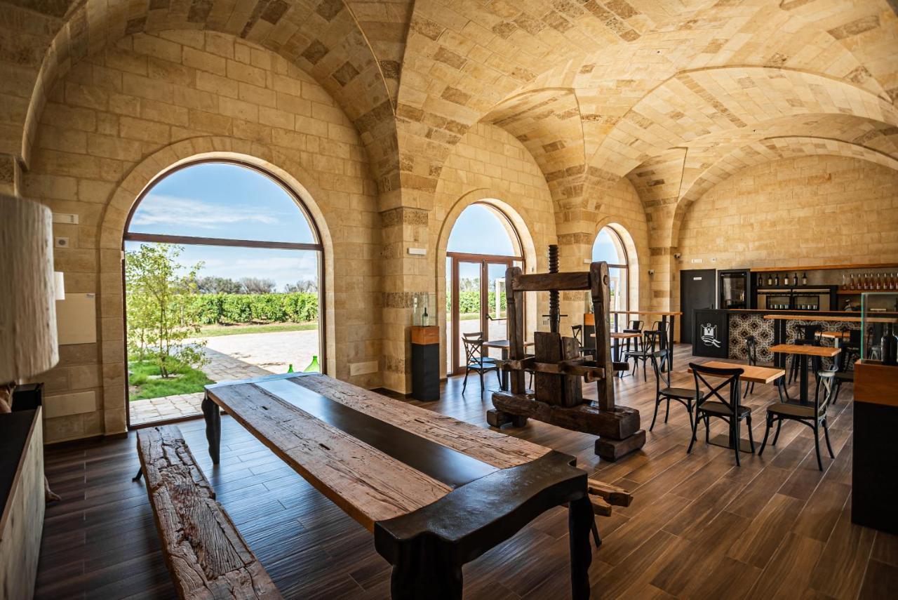 Masseria Torleanzi Wine Relais San Pietro Vernotico Eksteriør billede