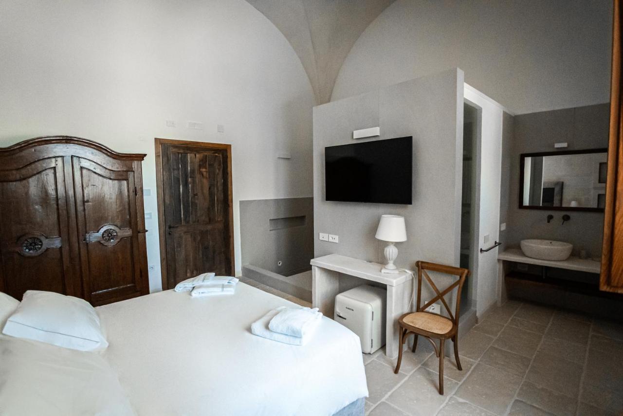 Masseria Torleanzi Wine Relais San Pietro Vernotico Eksteriør billede