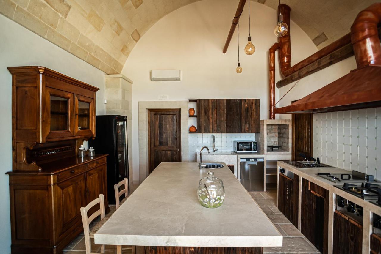 Masseria Torleanzi Wine Relais San Pietro Vernotico Eksteriør billede