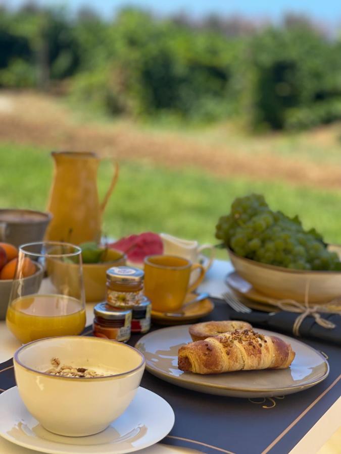 Masseria Torleanzi Wine Relais San Pietro Vernotico Eksteriør billede