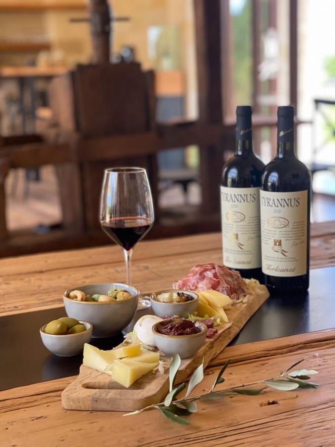Masseria Torleanzi Wine Relais San Pietro Vernotico Eksteriør billede